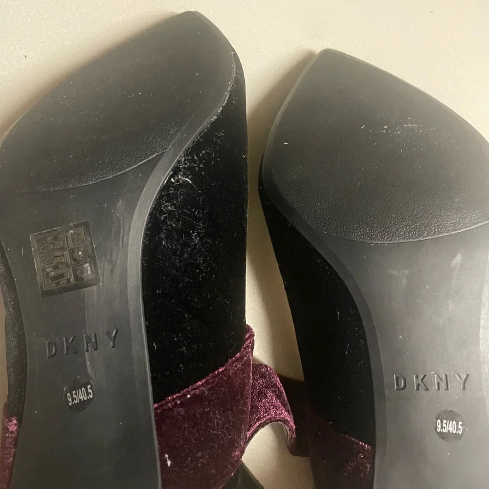 DKNY Heels 9.5